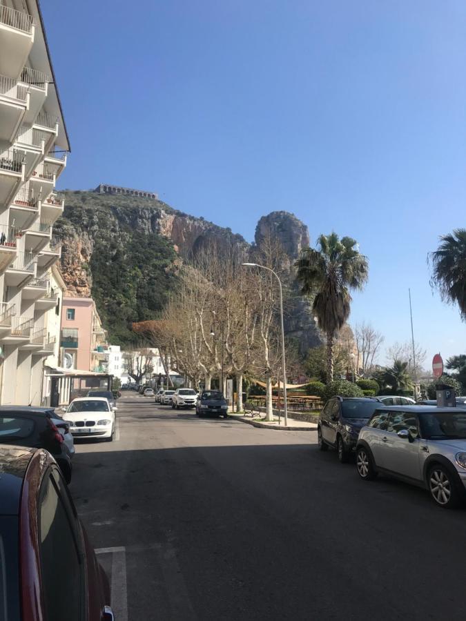 B E B Riviera Di Levante Terracina Dış mekan fotoğraf