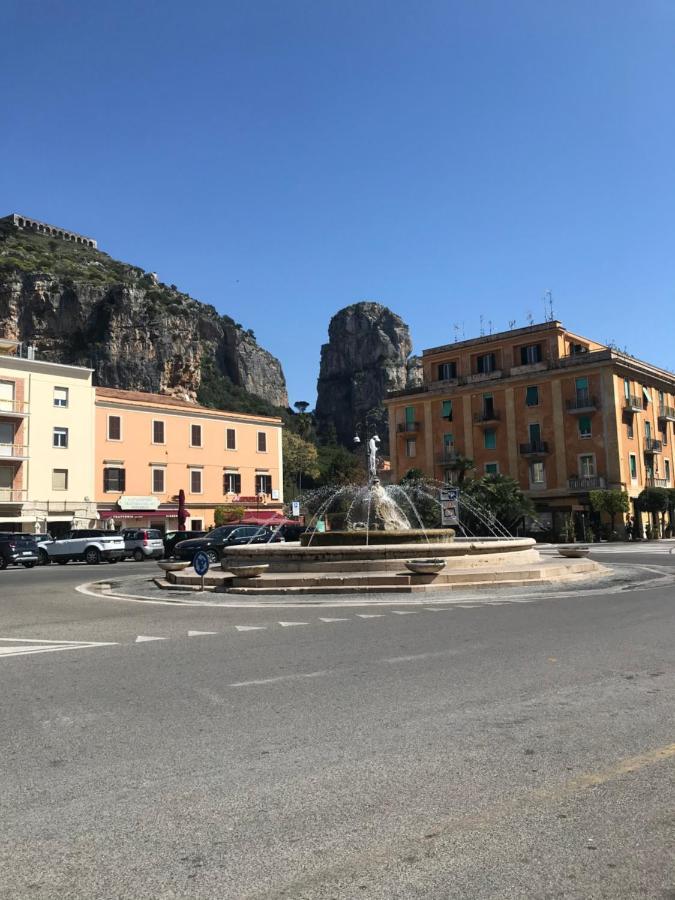 B E B Riviera Di Levante Terracina Dış mekan fotoğraf