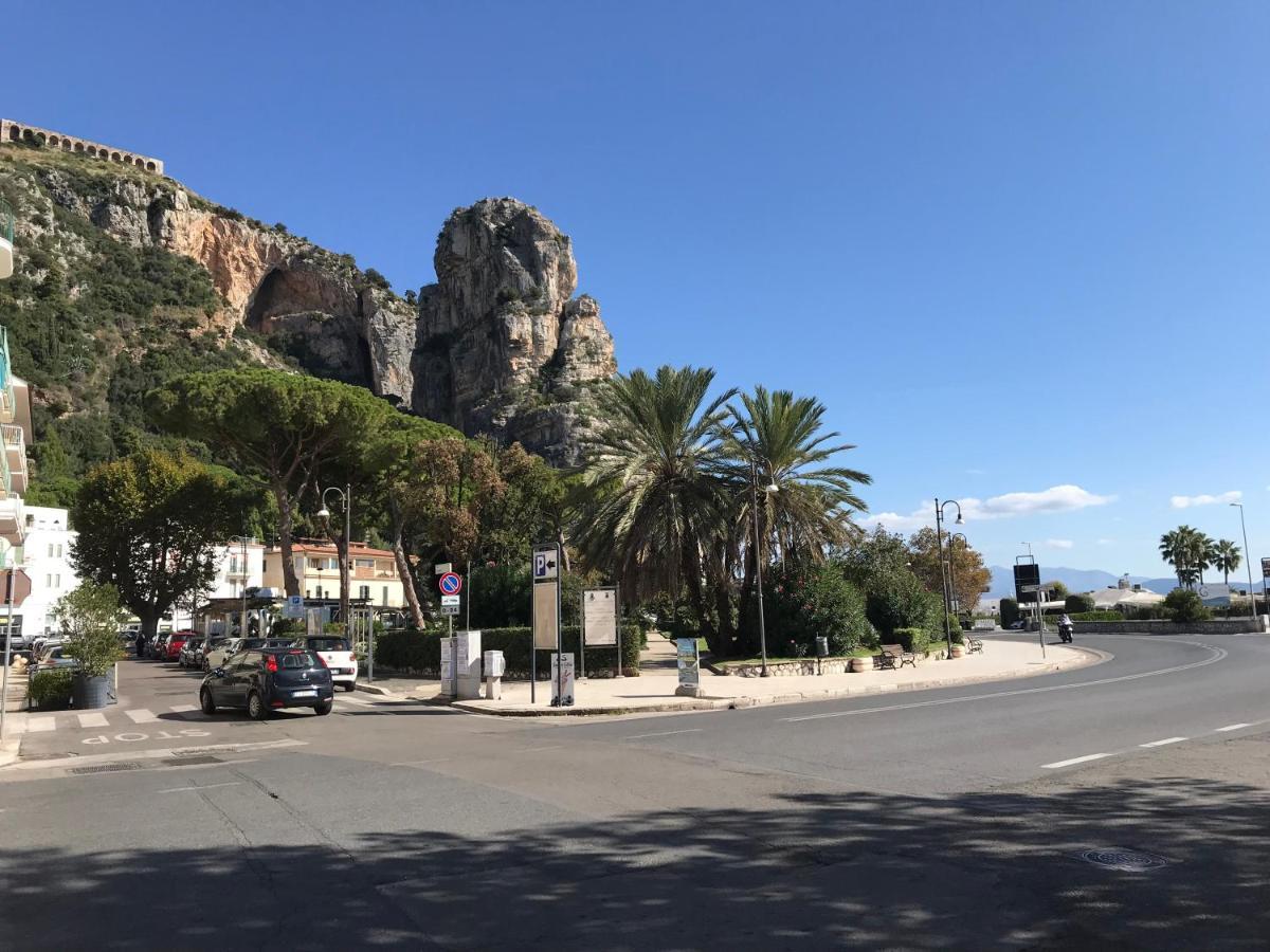 B E B Riviera Di Levante Terracina Dış mekan fotoğraf